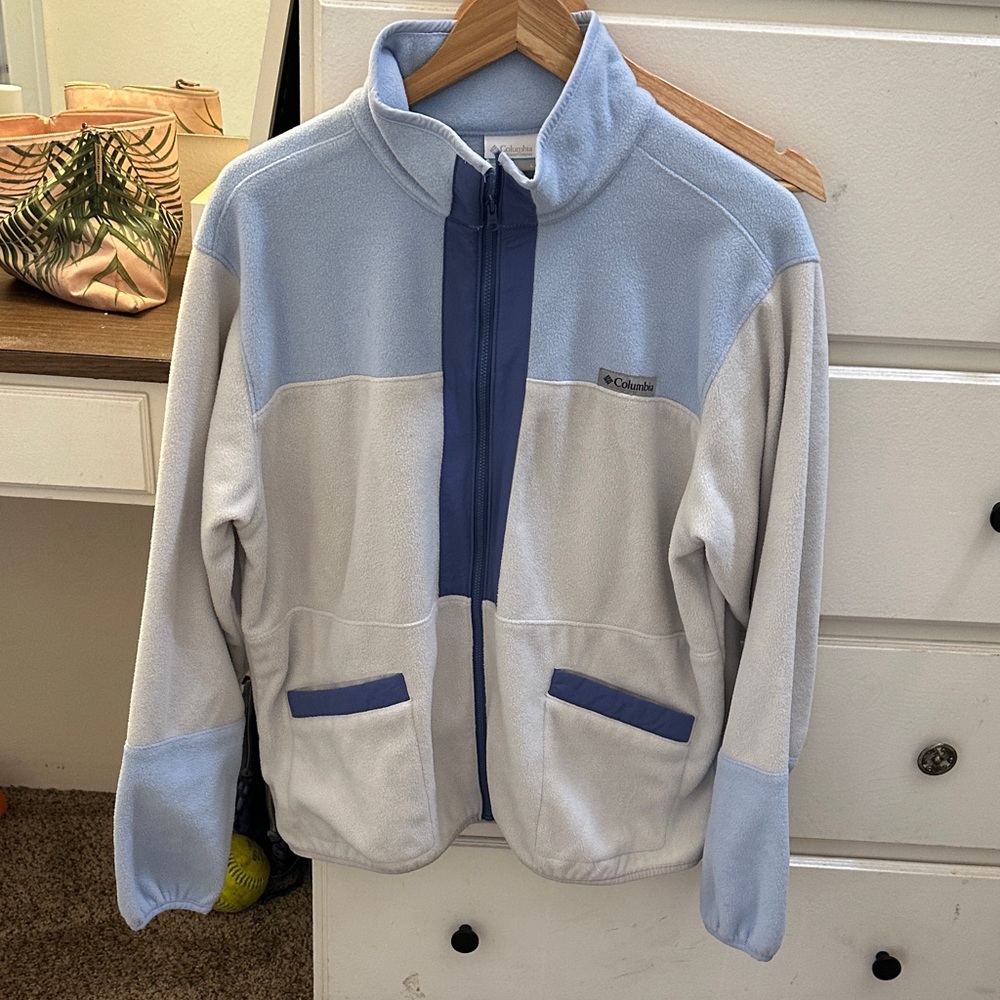 Columbia Two-Tone Blue and White Fleece Jacket